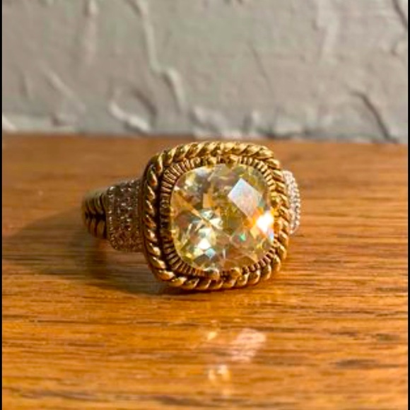 Lia Sophia Jewelry - Lemon Chiffon discontinued Lia Sophia ring sz 8